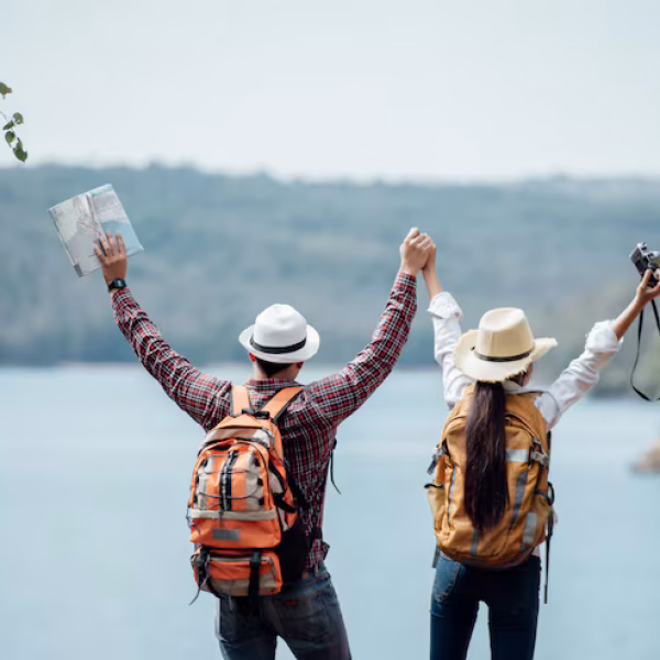 couple-family-traveling-together_1150-7772