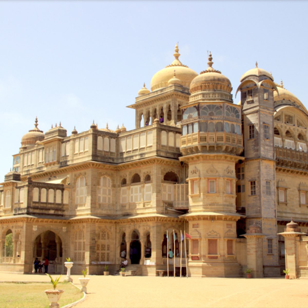 vijay-vilas-palace-kutch